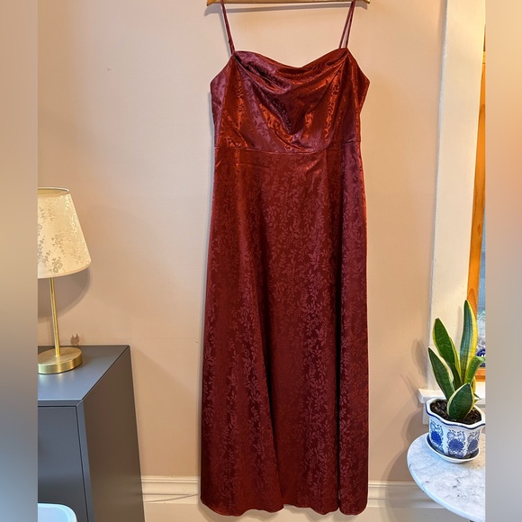 EUC David’s Bridal Jacquard Cowl Neck Bridesmaid Dress in Cinnamon, Sz 18 - Picture 5 of 9